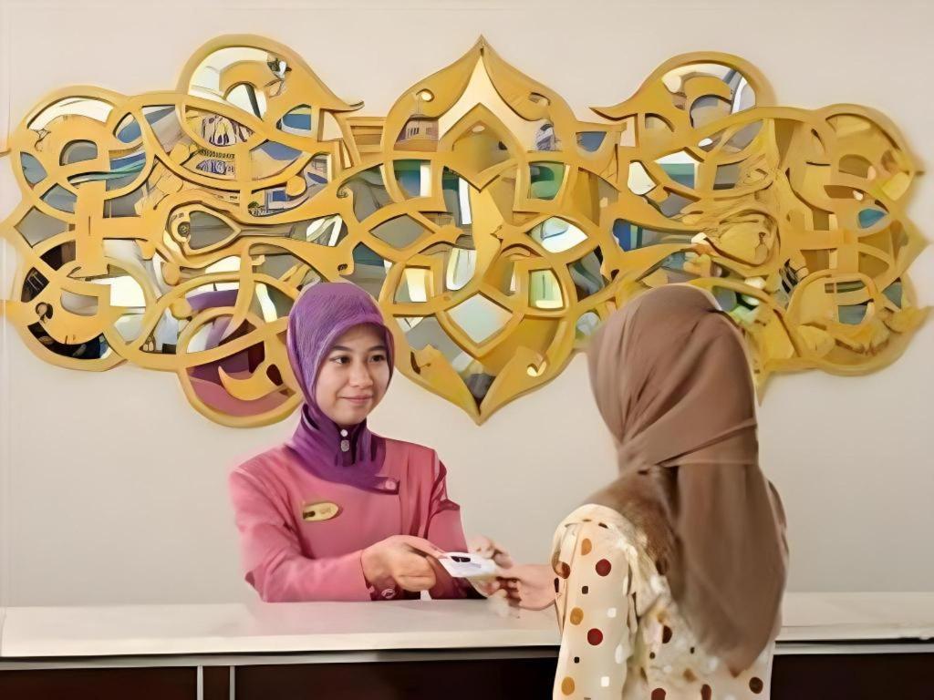 فندق ومطعم يوسرو Jombang المظهر الخارجي الصورة